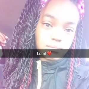 Meet your Posher, Monique